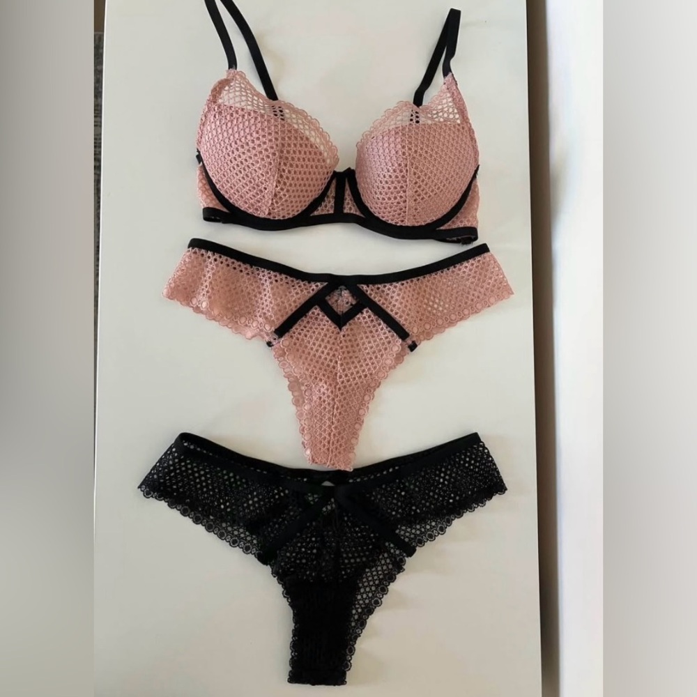 Victoria's Secret Pink and Black Lace Push-up Bra Set